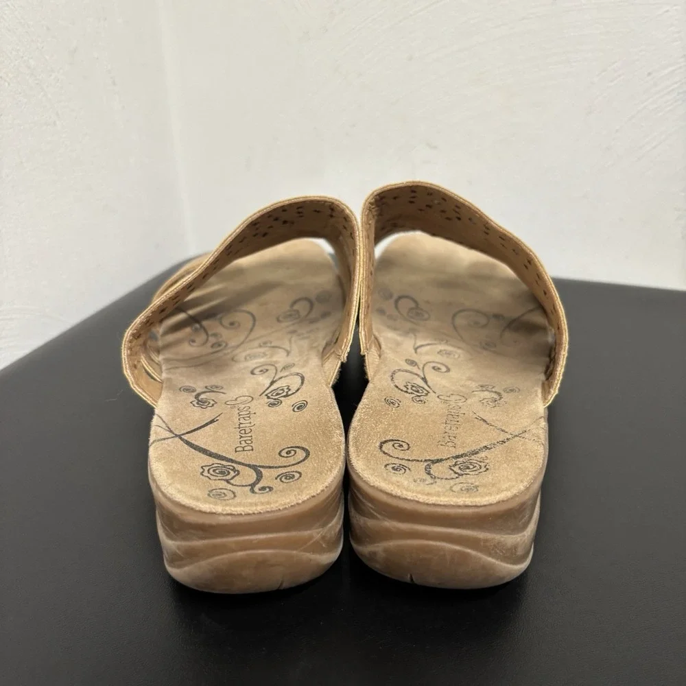Baretraps Women's Jacalyn Tan Wedge‎ Sandals Size 8W Casual Slip On Shoes